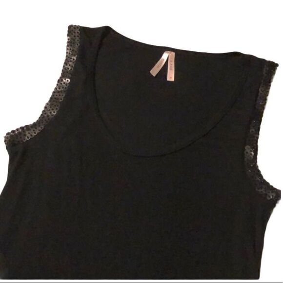 3/$15 or 5/$20 Sparkle & Fade black sequin top size medium - Picture 1 of 4